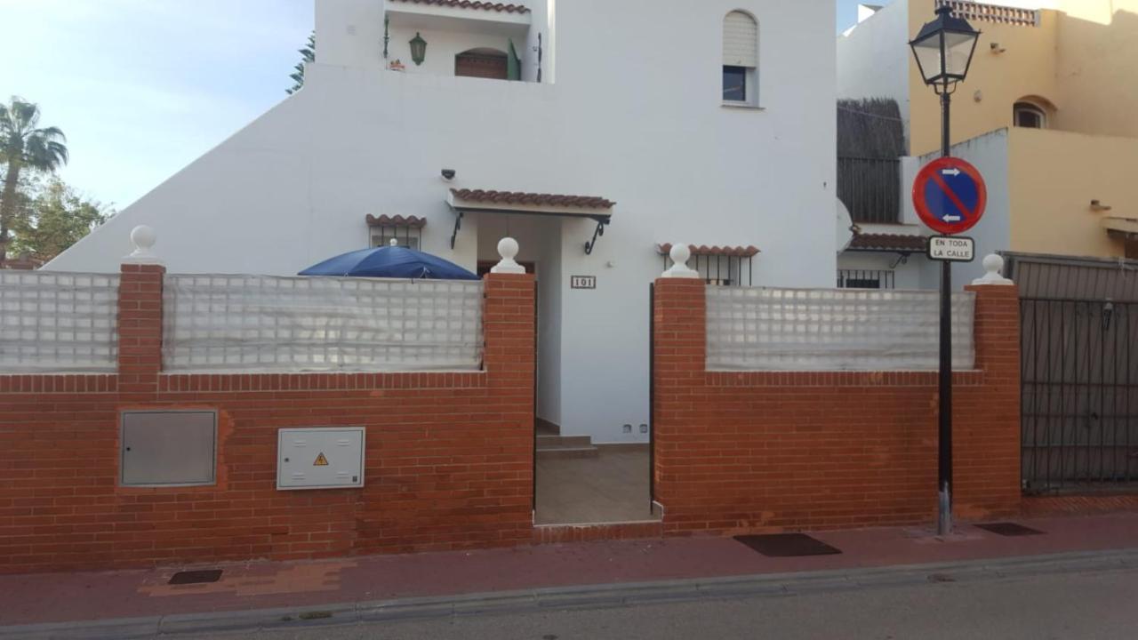 Little Peaceful Retreat Room With Bath, Heating, Terrace, Free Wifi Fridge Easy Parking Marbella Exterior photo