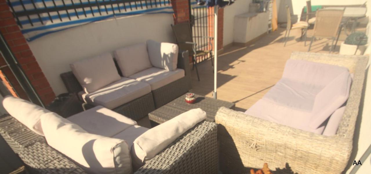 Little Peaceful Retreat Room With Bath, Heating, Terrace, Free Wifi Fridge Easy Parking Marbella Exterior photo