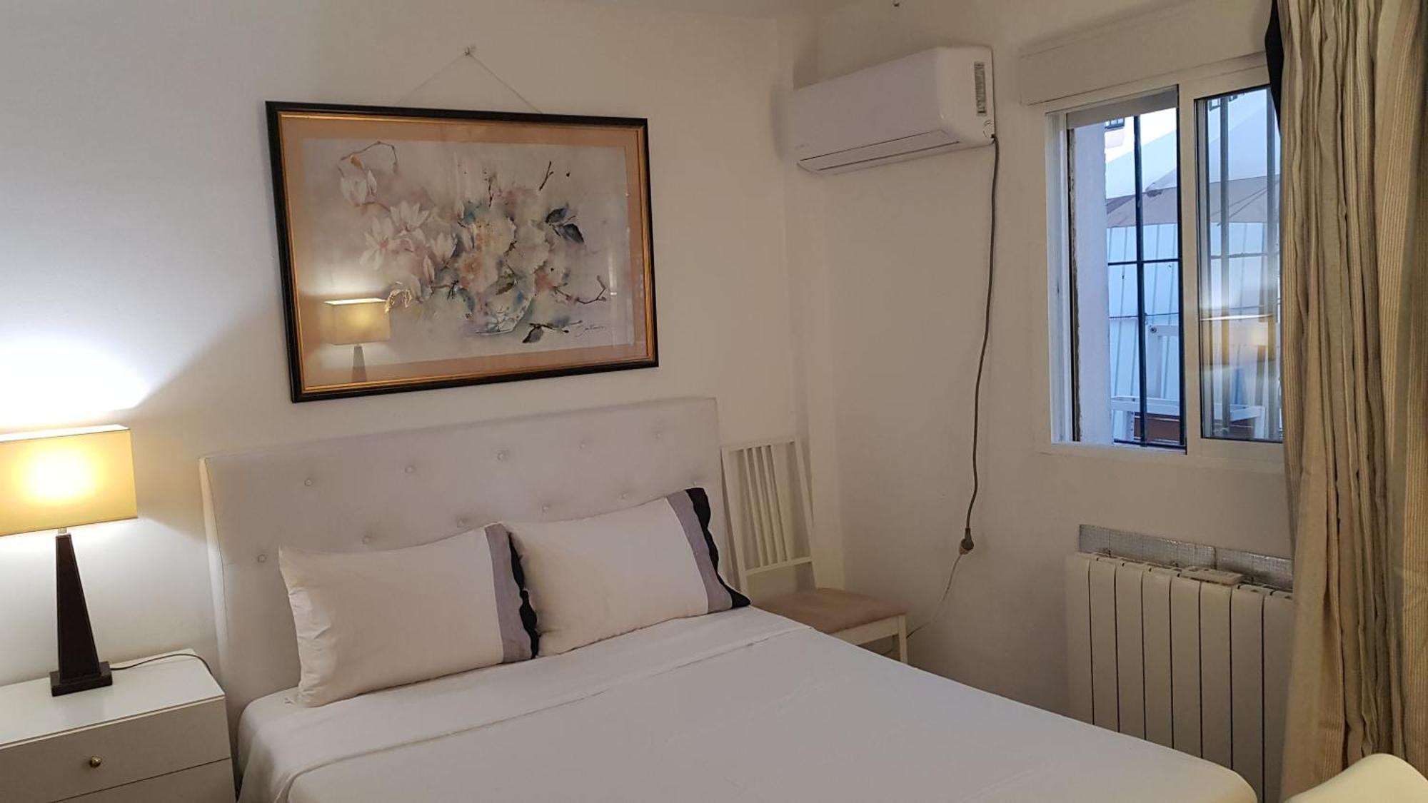 Little Peaceful Retreat Room With Bath, Heating, Terrace, Free Wifi Fridge Easy Parking Marbella Exterior photo