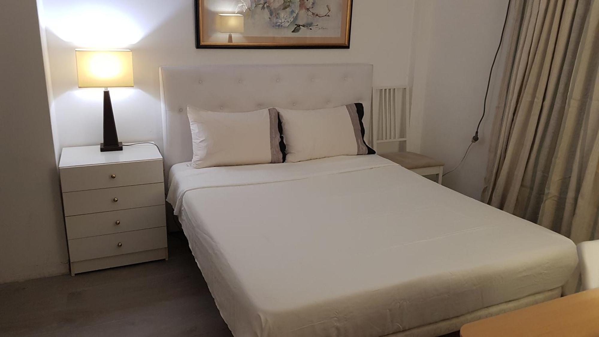 Little Peaceful Retreat Room With Bath, Heating, Terrace, Free Wifi Fridge Easy Parking Marbella Exterior photo
