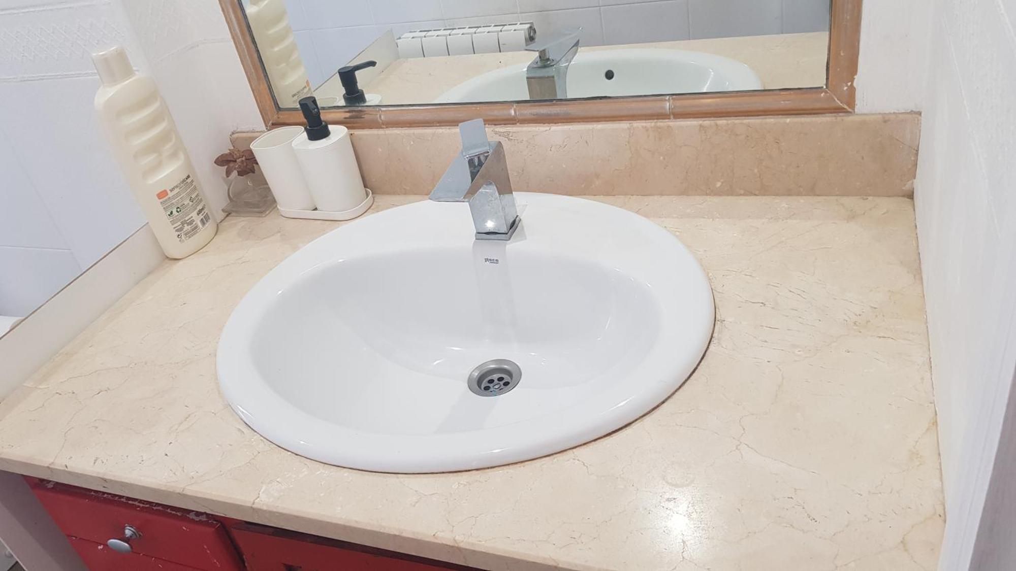 Little Peaceful Retreat Room With Bath, Heating, Terrace, Free Wifi Fridge Easy Parking Marbella Exterior photo