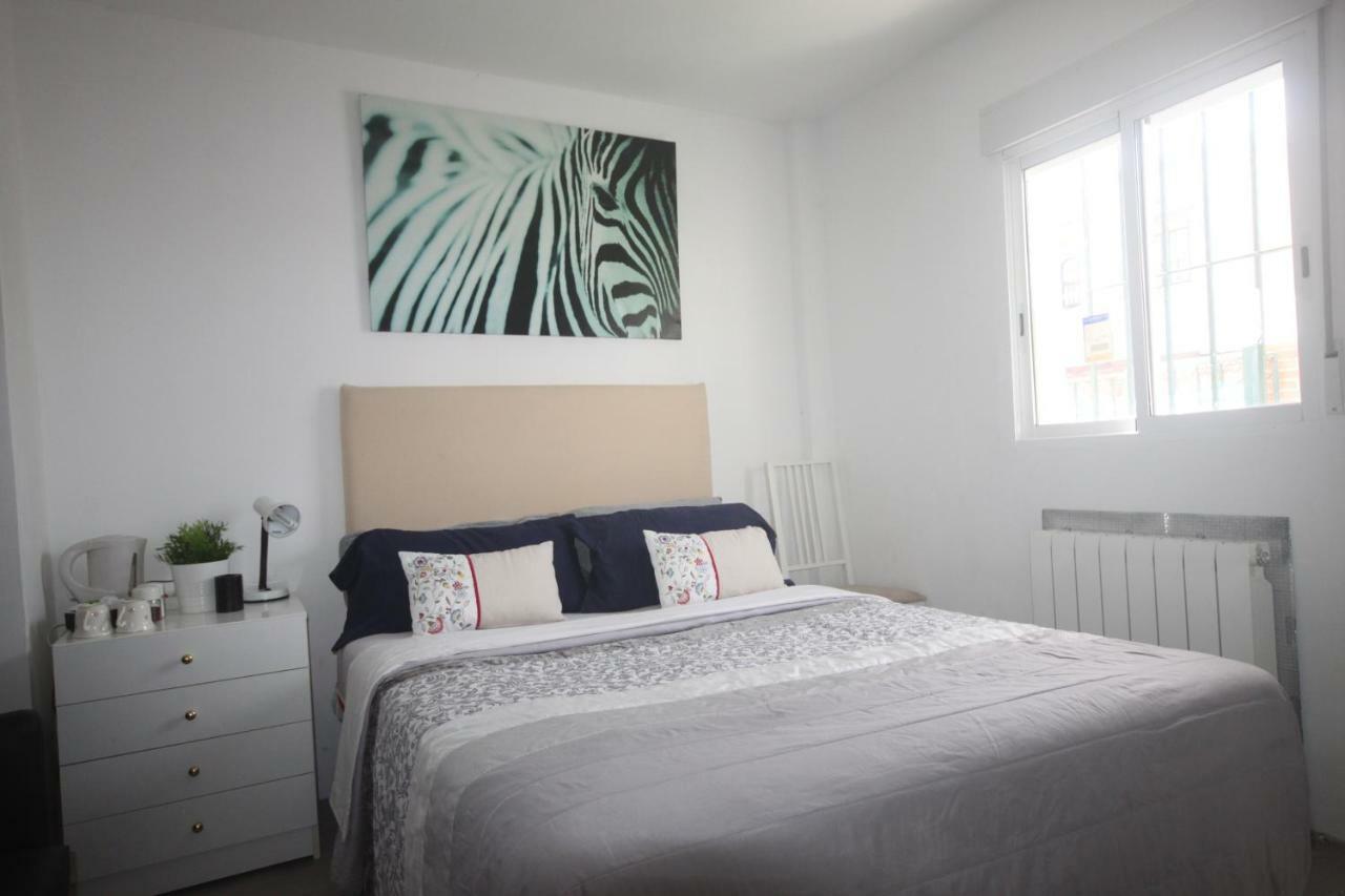 Little Peaceful Retreat Room With Bath, Heating, Terrace, Free Wifi Fridge Easy Parking Marbella Exterior photo