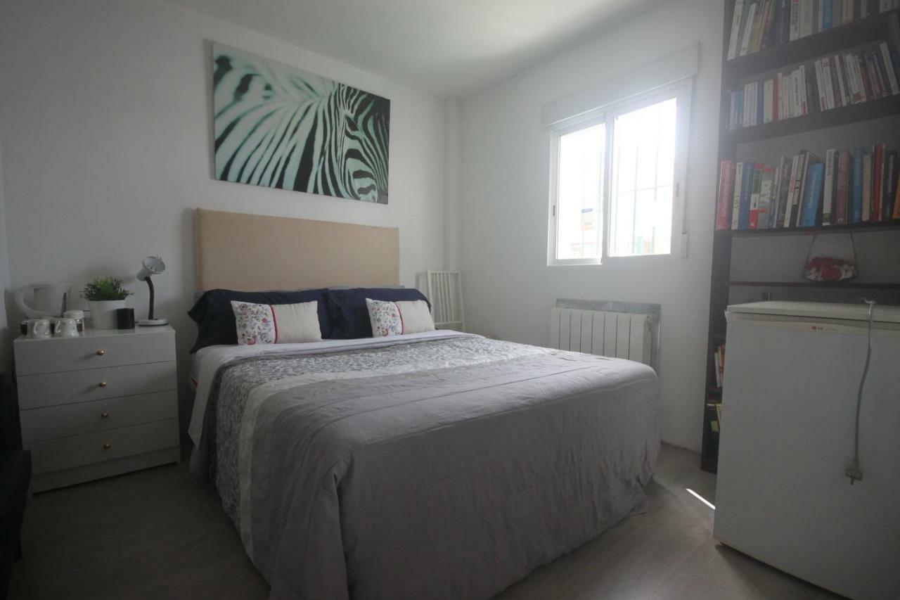 Little Peaceful Retreat Room With Bath, Heating, Terrace, Free Wifi Fridge Easy Parking Marbella Exterior photo